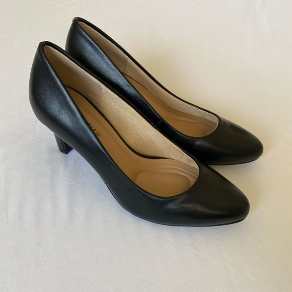 Kelly and Katie black heels - Picture 1 of 5